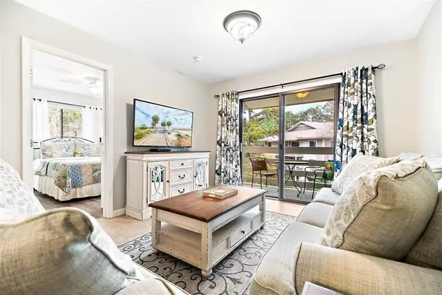 Living room at Fiddler’s Cove 7L